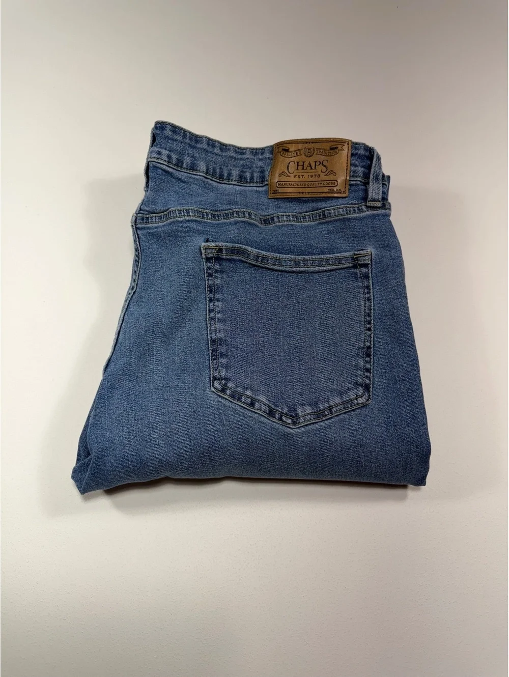 Chaps Mens Relaxed Fit Jeans 38x29 Blue Light Wash Straight Denim Casual